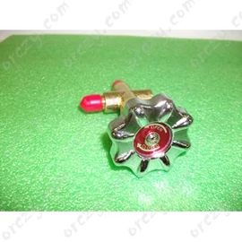 Csap a nyomásmérőhöz  1/8 coll NPT + 2 x 1/4 coll SAE/RENDELÉSRE