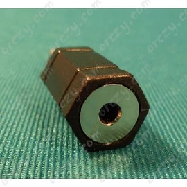 Csatlakozó adapter (3,5mm sztereo Jack dugó - 2,5mm sztere Jack aljzat) /RENDELÉSRE